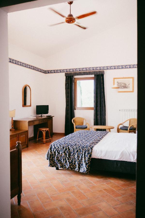 Fattoria Degli Usignoli Guest House San Donato in Fronzano Exterior foto